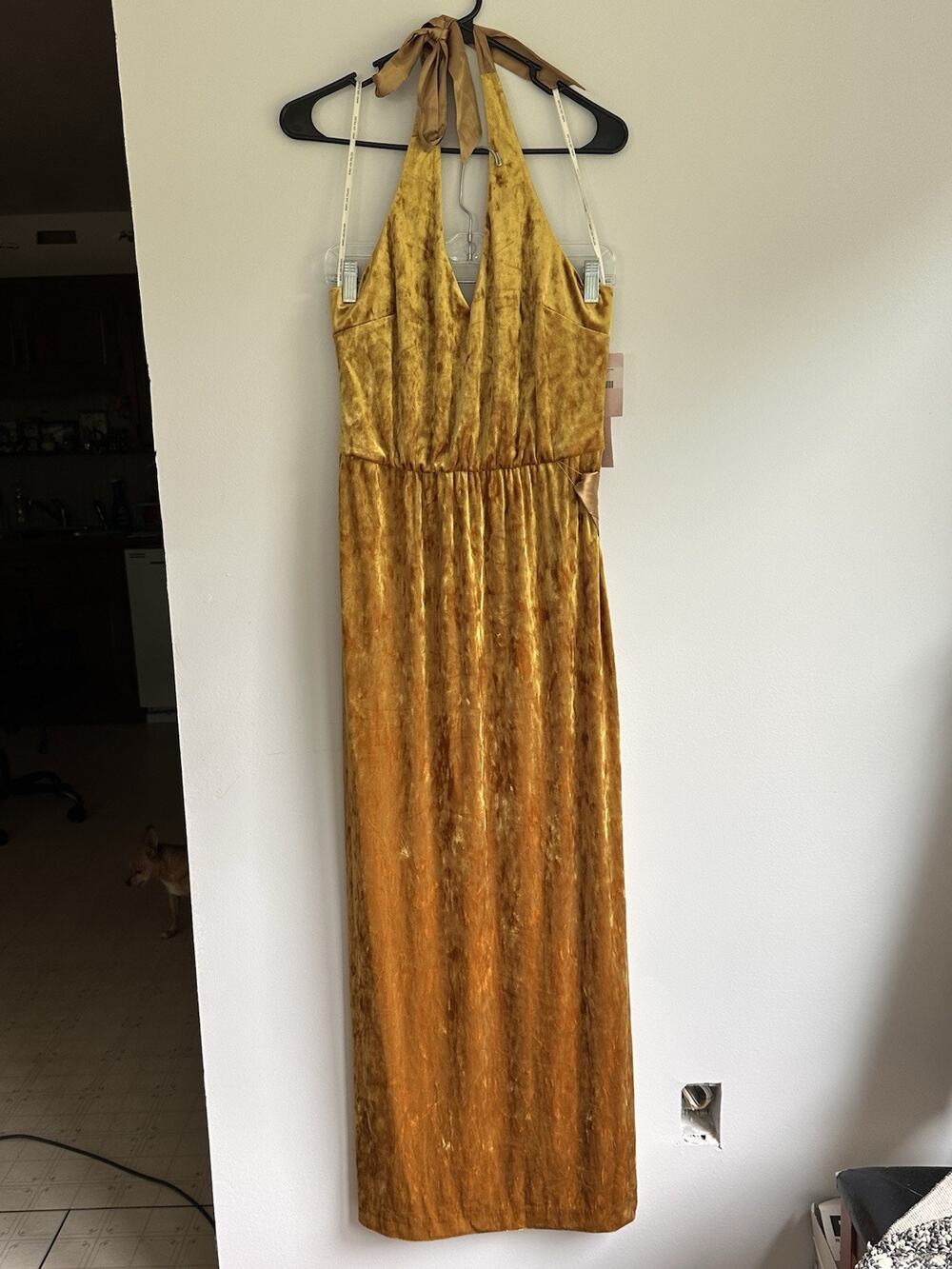 Avec Les Filles NEW Womens Size 12 Gold Velvet Halter Neck Sleeveless Maxi Dress
